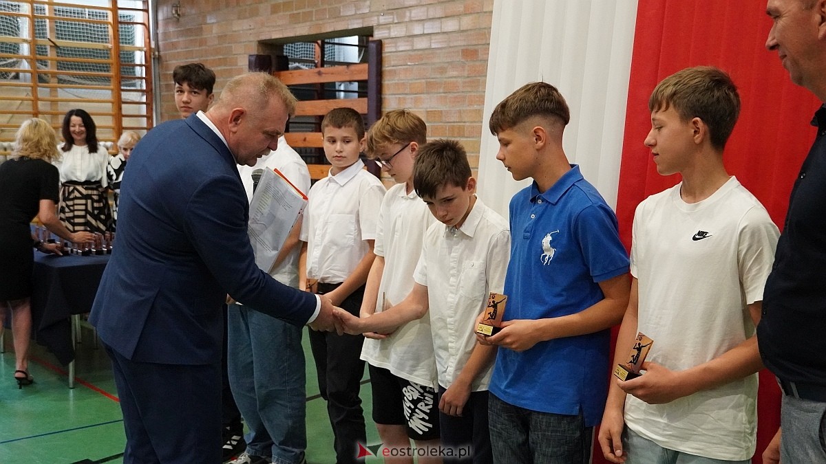 Zakończenie roku szkolnego w Szkole Podstawowej nr 5 im. Zofii Niedziałkowskiej w Ostrołęce [27.06.2025] - zdjęcie #74 - eOstroleka.pl