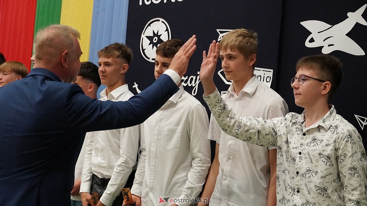 Zakończenie roku szkolnego w Szkole Podstawowej nr 5 im. Zofii Niedziałkowskiej w Ostrołęce [27.06.2025] - zdjęcie #19 - eOstroleka.pl
