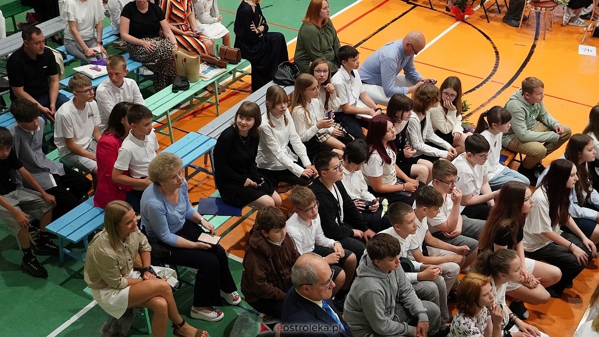 Zakończenie roku szkolnego w Szkole Podstawowej nr 5 im. Zofii Niedziałkowskiej w Ostrołęce [27.06.2025] - zdjęcie #17 - eOstroleka.pl