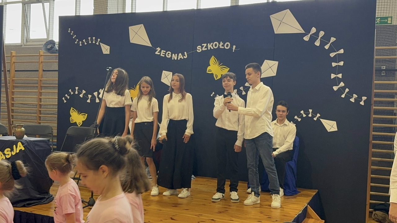Zakończenie roku szkolnego w SP 10 w Ostrołęce [27.06.2025] - zdjęcie #15 - eOstroleka.pl