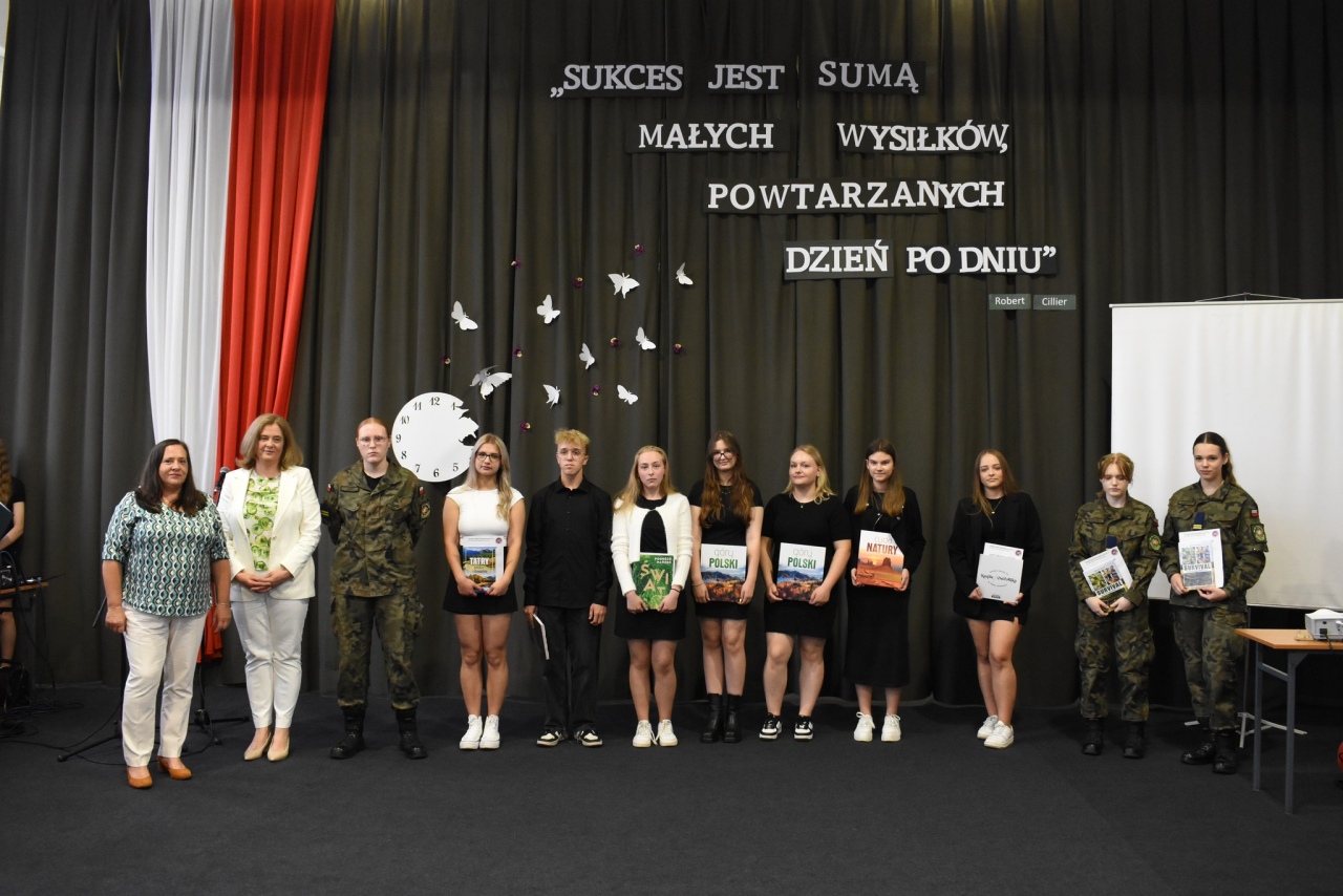 Zakończenie roku szkolnego w ZSZ Nr 2 w Ostrołęce [27.06.2025] - zdjęcie #43 - eOstroleka.pl
