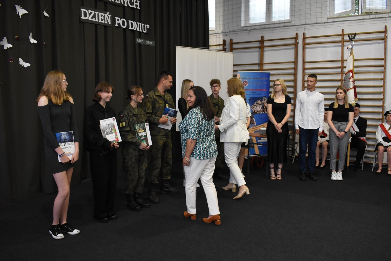 Zakończenie roku szkolnego w ZSZ Nr 2 w Ostrołęce [27.06.2025] - zdjęcie #27 - eOstroleka.pl
