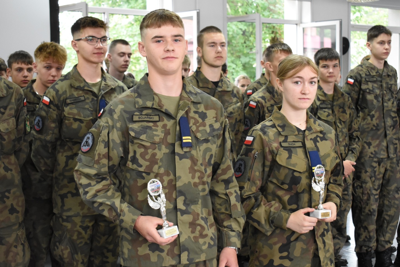 Zakończenie roku szkolnego w ZSZ Nr 2 w Ostrołęce [27.06.2025] - zdjęcie #23 - eOstroleka.pl