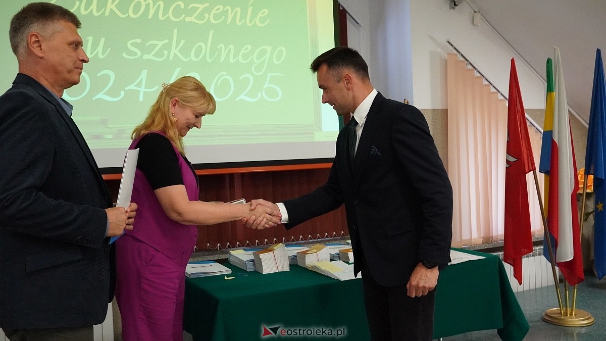 Zakończenie roku szkolnego w CKZiU [27.06.2025] - zdjęcie #87 - eOstroleka.pl