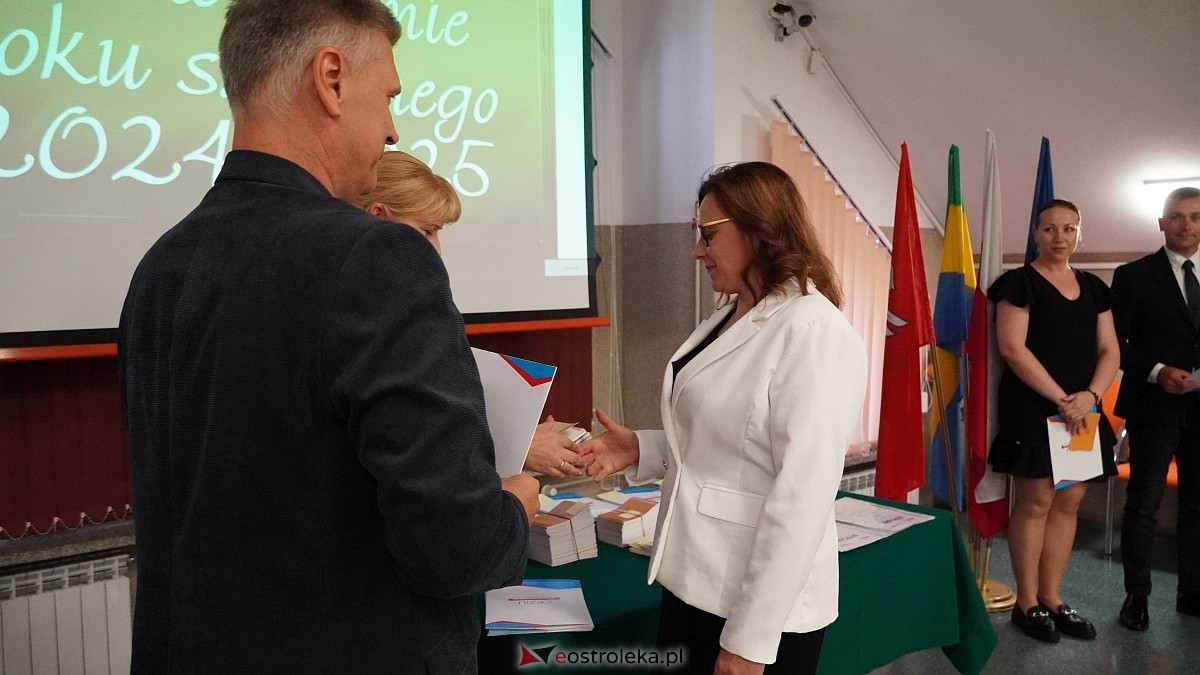 Zakończenie roku szkolnego w CKZiU [27.06.2025] - zdjęcie #85 - eOstroleka.pl