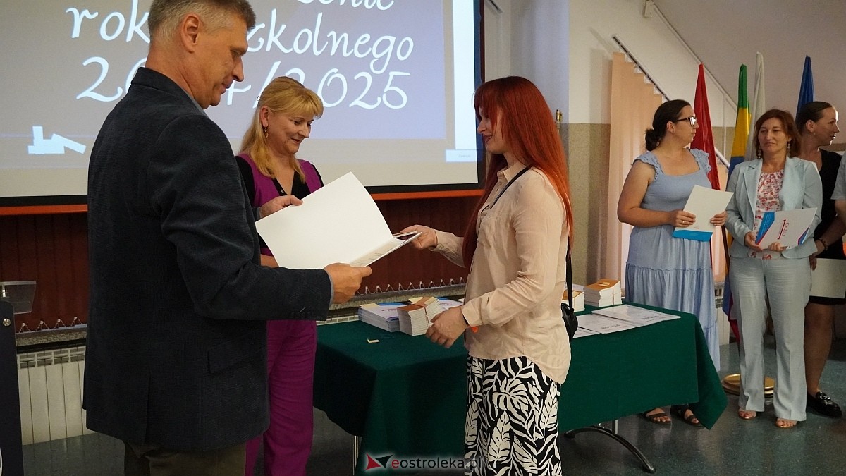 Zakończenie roku szkolnego w CKZiU [27.06.2025] - zdjęcie #77 - eOstroleka.pl