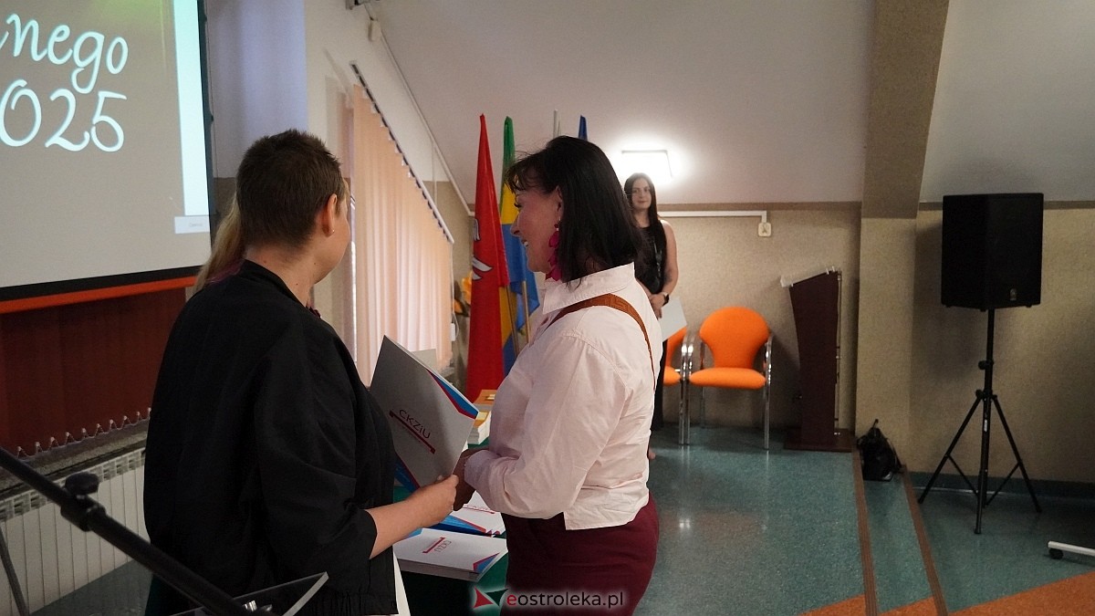 Zakończenie roku szkolnego w CKZiU [27.06.2025] - zdjęcie #74 - eOstroleka.pl