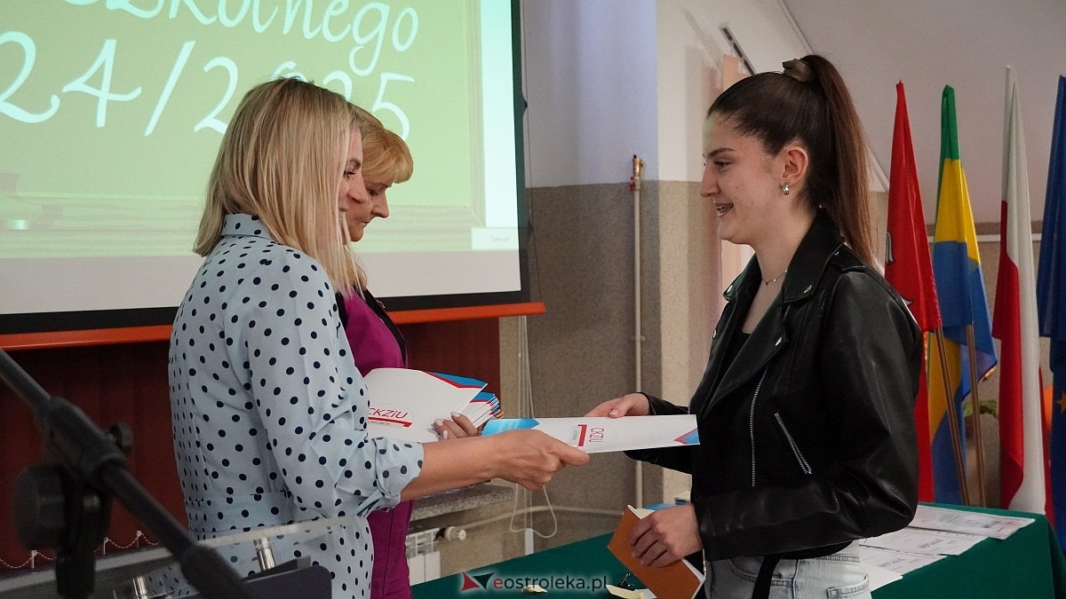 Zakończenie roku szkolnego w CKZiU [27.06.2025] - zdjęcie #61 - eOstroleka.pl