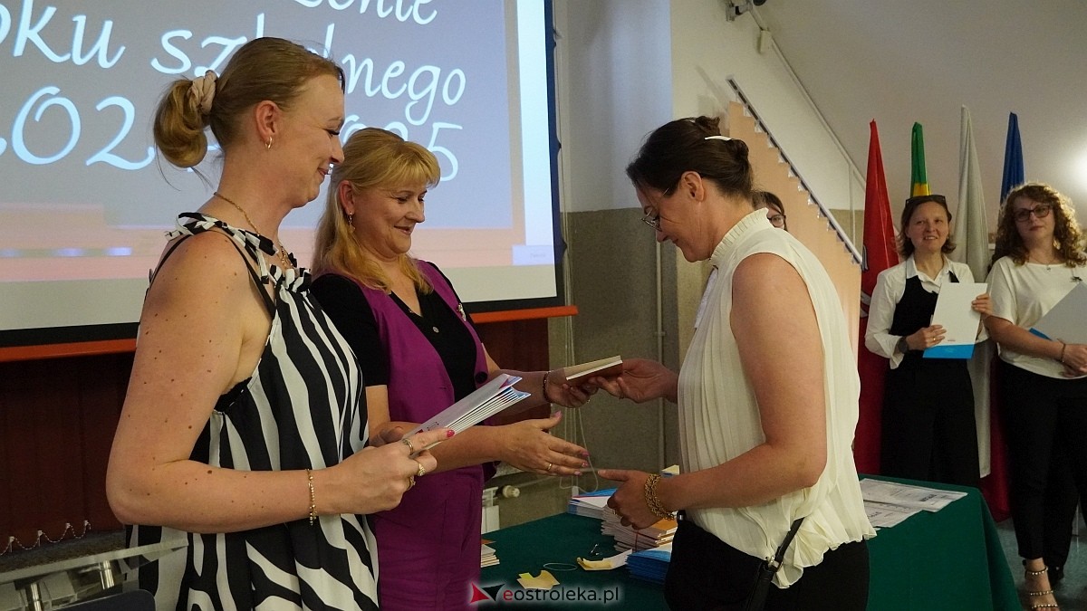 Zakończenie roku szkolnego w CKZiU [27.06.2025] - zdjęcie #51 - eOstroleka.pl