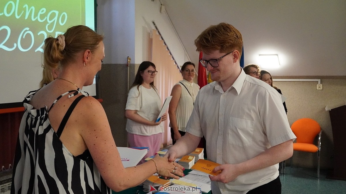 Zakończenie roku szkolnego w CKZiU [27.06.2025] - zdjęcie #48 - eOstroleka.pl