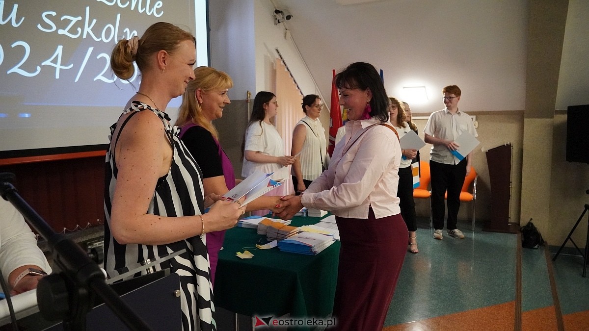 Zakończenie roku szkolnego w CKZiU [27.06.2025] - zdjęcie #47 - eOstroleka.pl