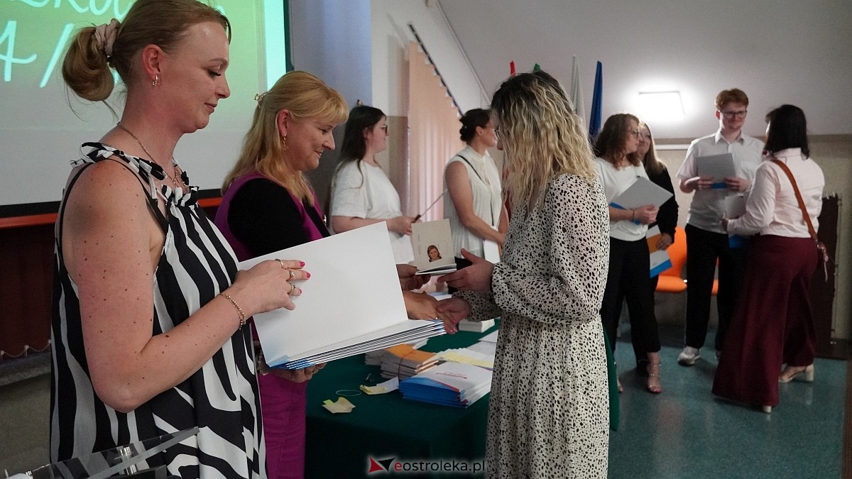 Zakończenie roku szkolnego w CKZiU [27.06.2025] - zdjęcie #45 - eOstroleka.pl