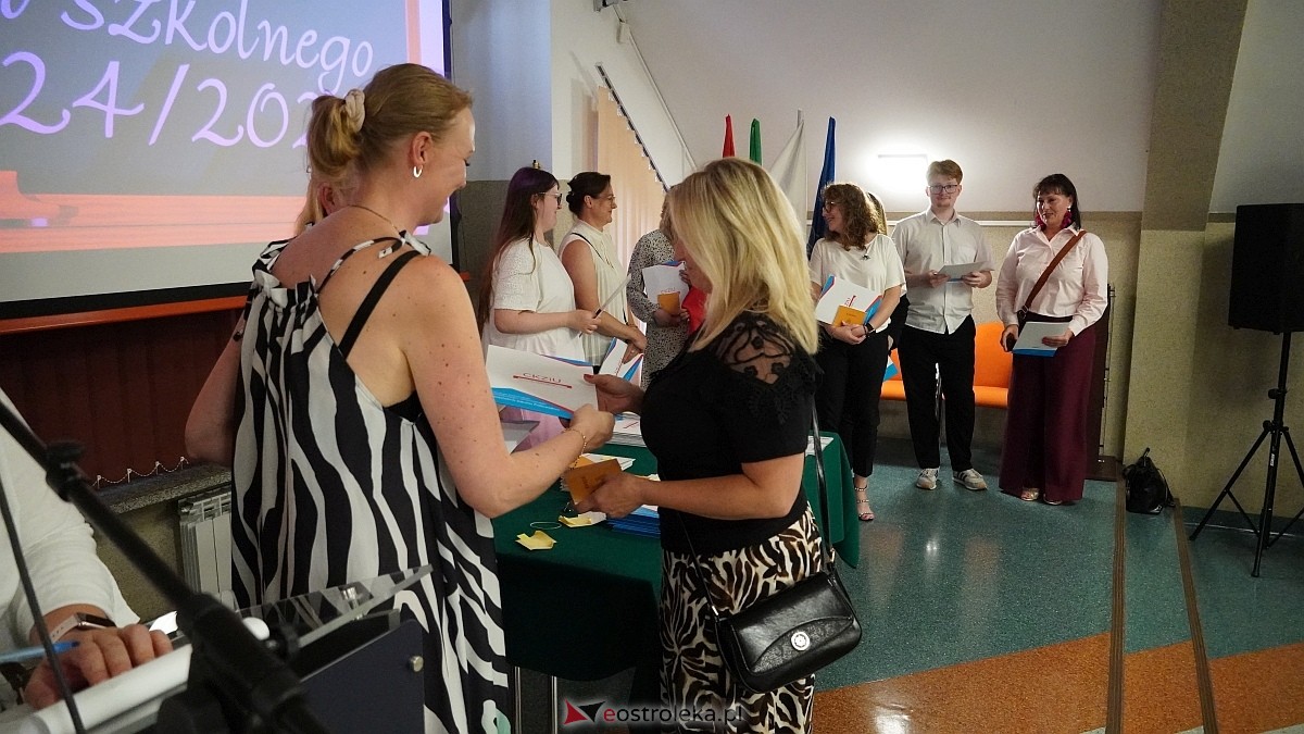 Zakończenie roku szkolnego w CKZiU [27.06.2025] - zdjęcie #42 - eOstroleka.pl