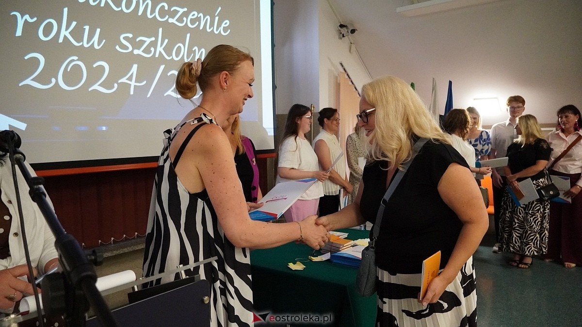 Zakończenie roku szkolnego w CKZiU [27.06.2025] - zdjęcie #39 - eOstroleka.pl