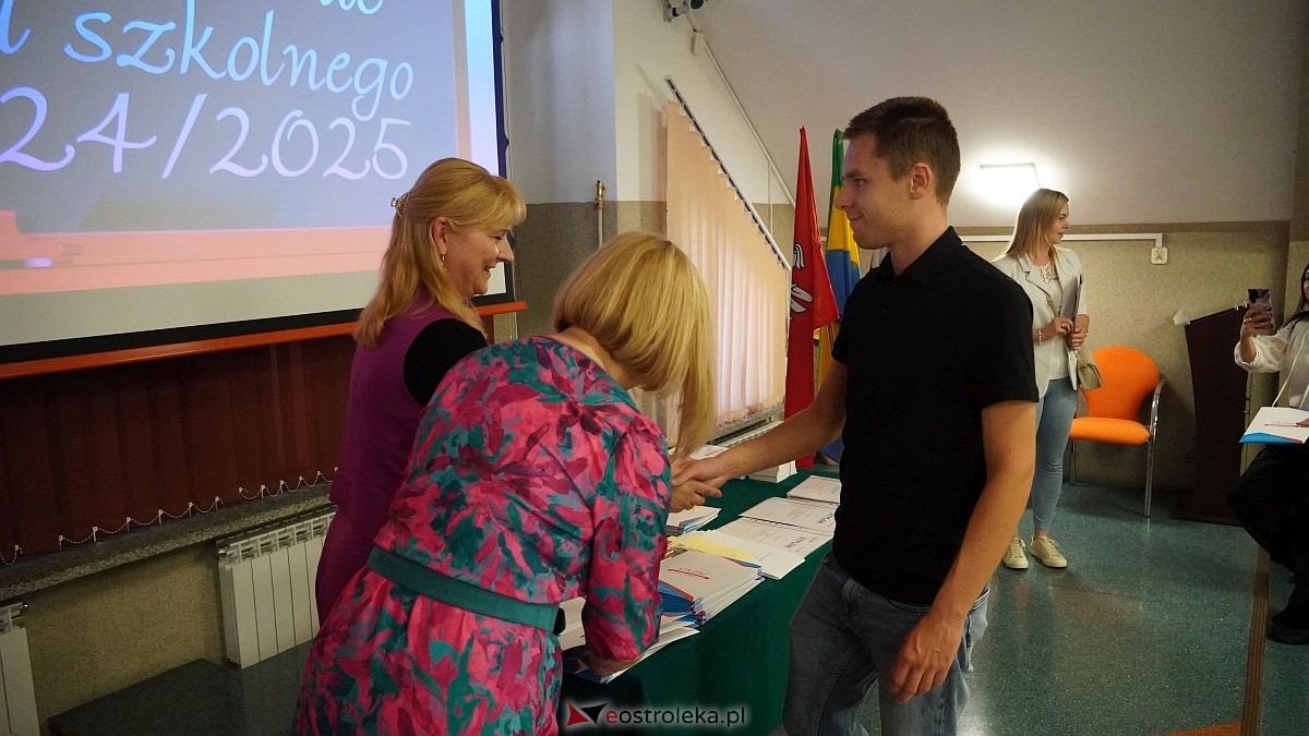 Zakończenie roku szkolnego w CKZiU [27.06.2025] - zdjęcie #30 - eOstroleka.pl