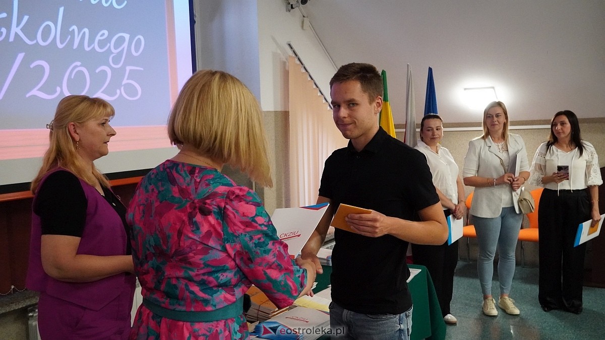 Zakończenie roku szkolnego w CKZiU [27.06.2025] - zdjęcie #29 - eOstroleka.pl