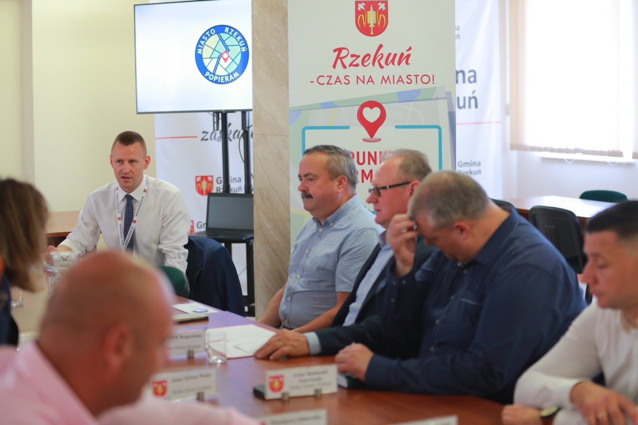 XVIII nadzwyczajna sesja Rady Gminy Rzekuń [27.06.2025] - zdjęcie #22 - eOstroleka.pl