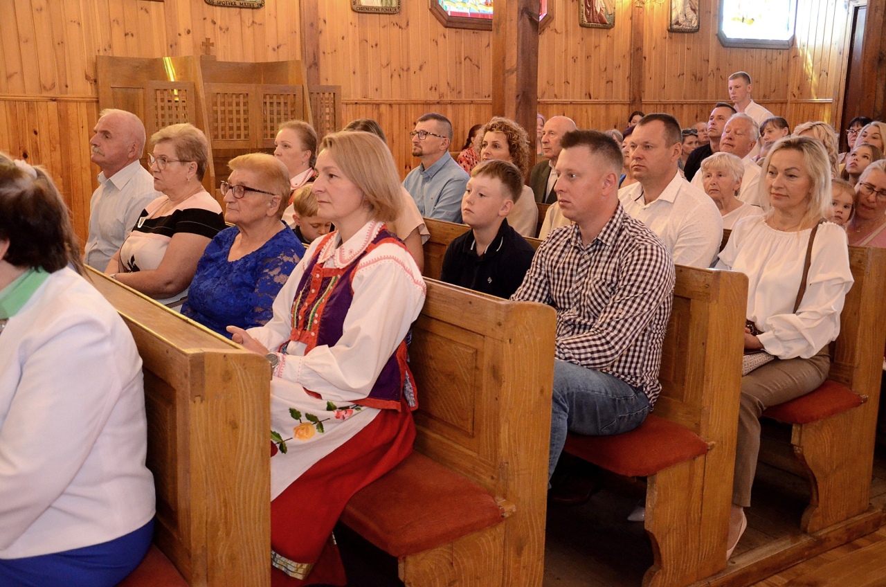 Jubileusz kapłański księdza proboszcza z Czarni - fot. Urząd Gminy Kadzidło - zdjęcie #7 - eOstroleka.pl