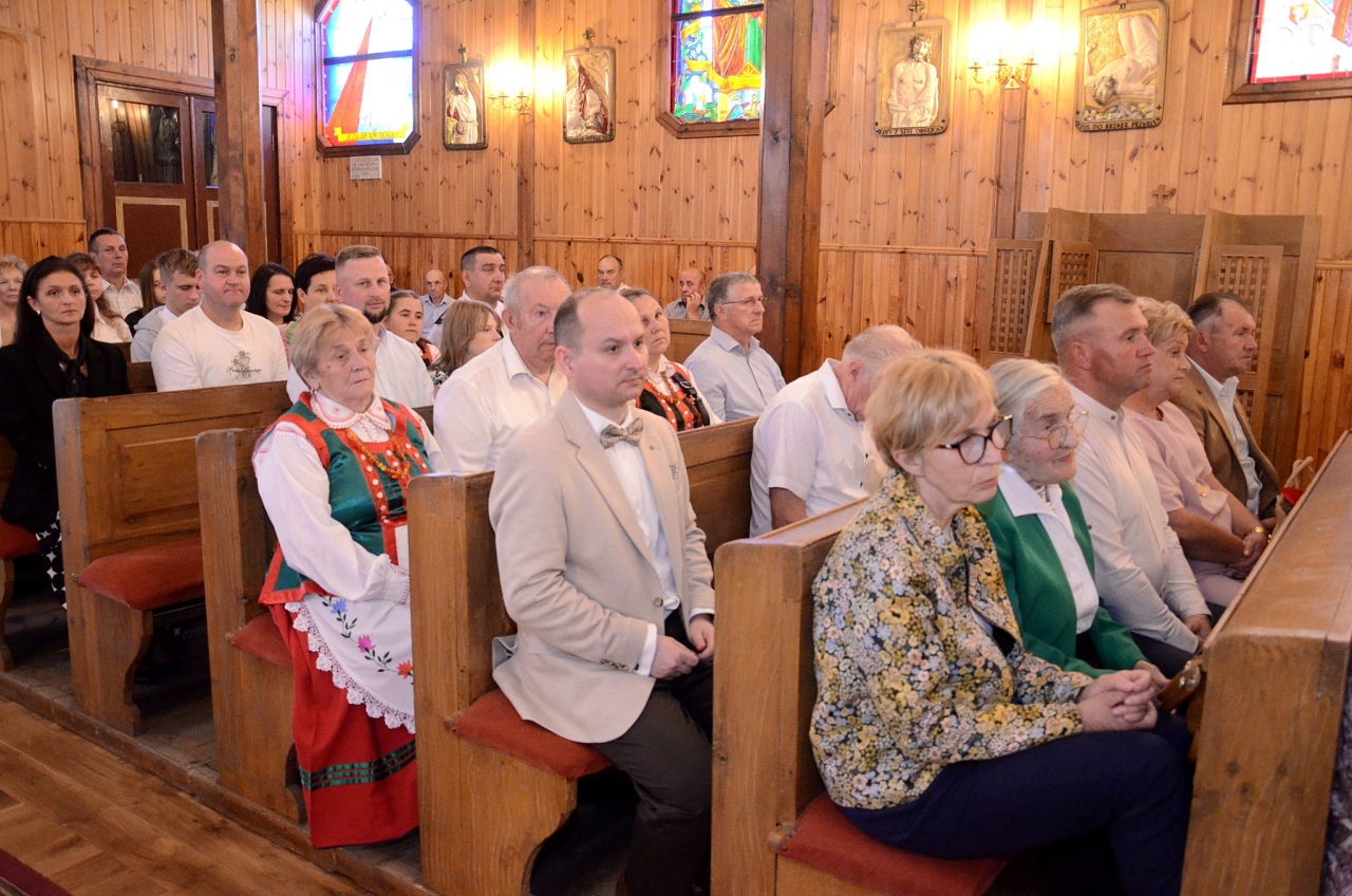 Jubileusz kapłański księdza proboszcza z Czarni - fot. Urząd Gminy Kadzidło - zdjęcie #11 - eOstroleka.pl