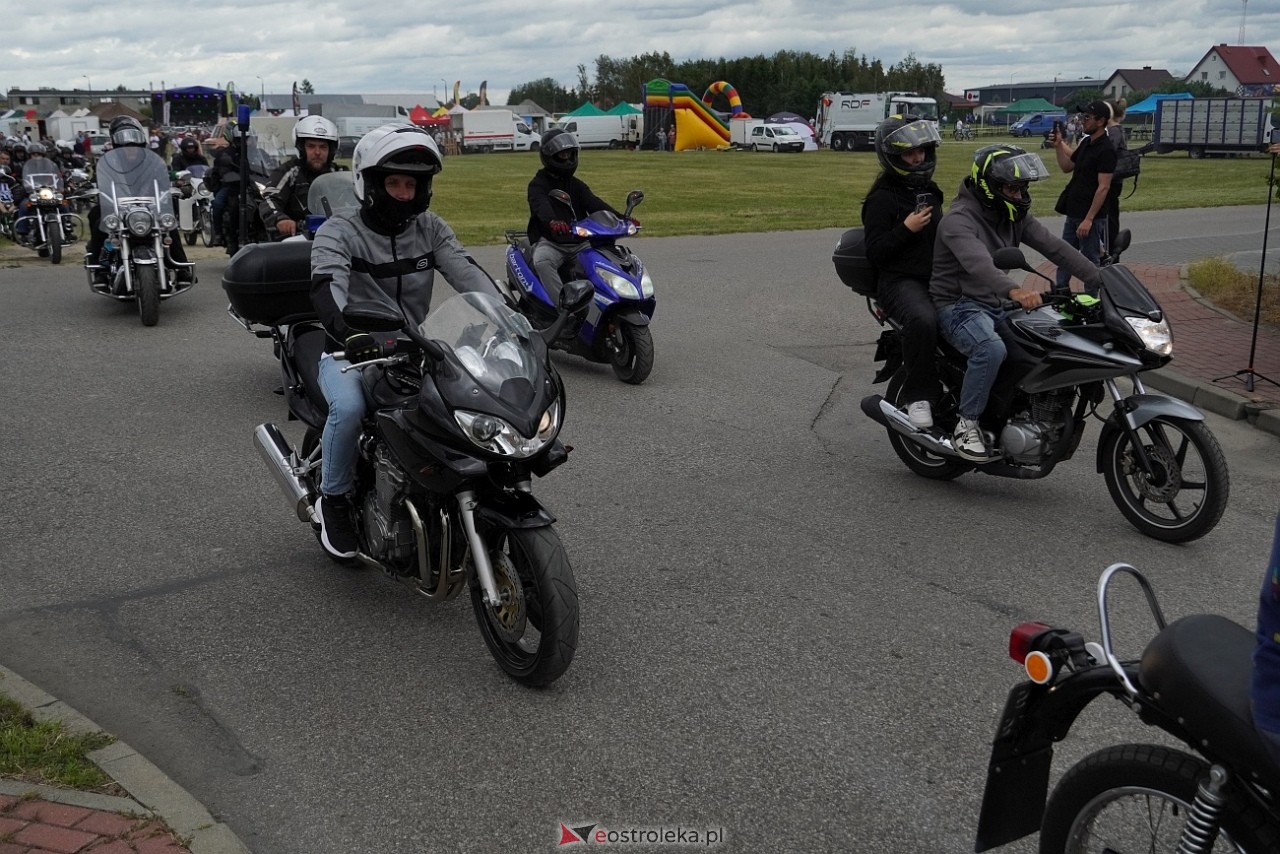 Oldtimer 2025: Parada zabytkowych pojazdów ulicami Rzekunia [29.06.2025] - zdjęcie #118 - eOstroleka.pl