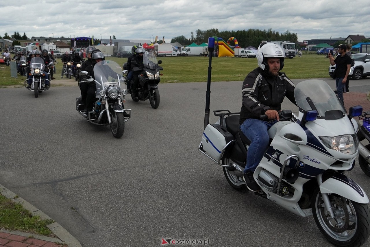 Oldtimer 2025: Parada zabytkowych pojazdów ulicami Rzekunia [29.06.2025] - zdjęcie #117 - eOstroleka.pl