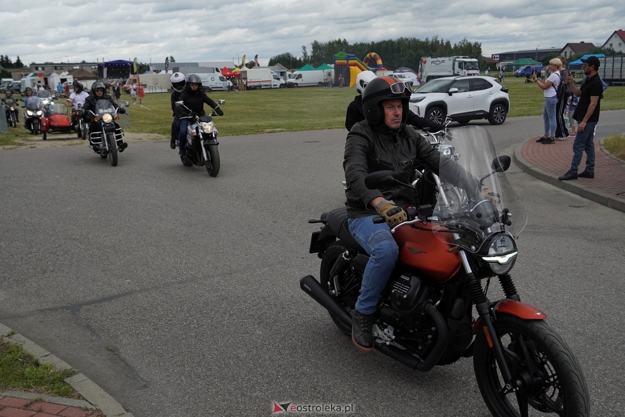 Oldtimer 2025: Parada zabytkowych pojazdów ulicami Rzekunia [29.06.2025] - zdjęcie #109 - eOstroleka.pl