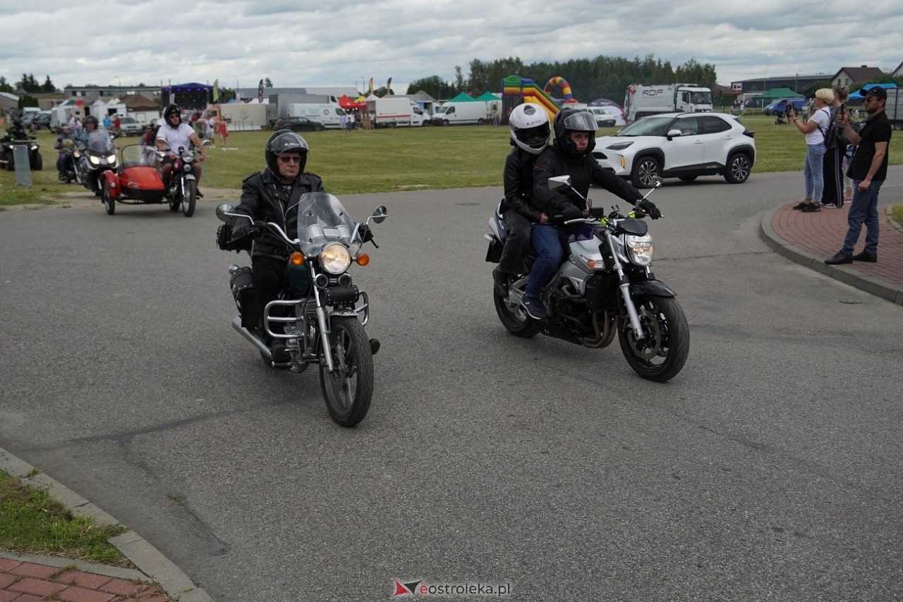 Oldtimer 2025: Parada zabytkowych pojazdów ulicami Rzekunia [29.06.2025] - zdjęcie #108 - eOstroleka.pl