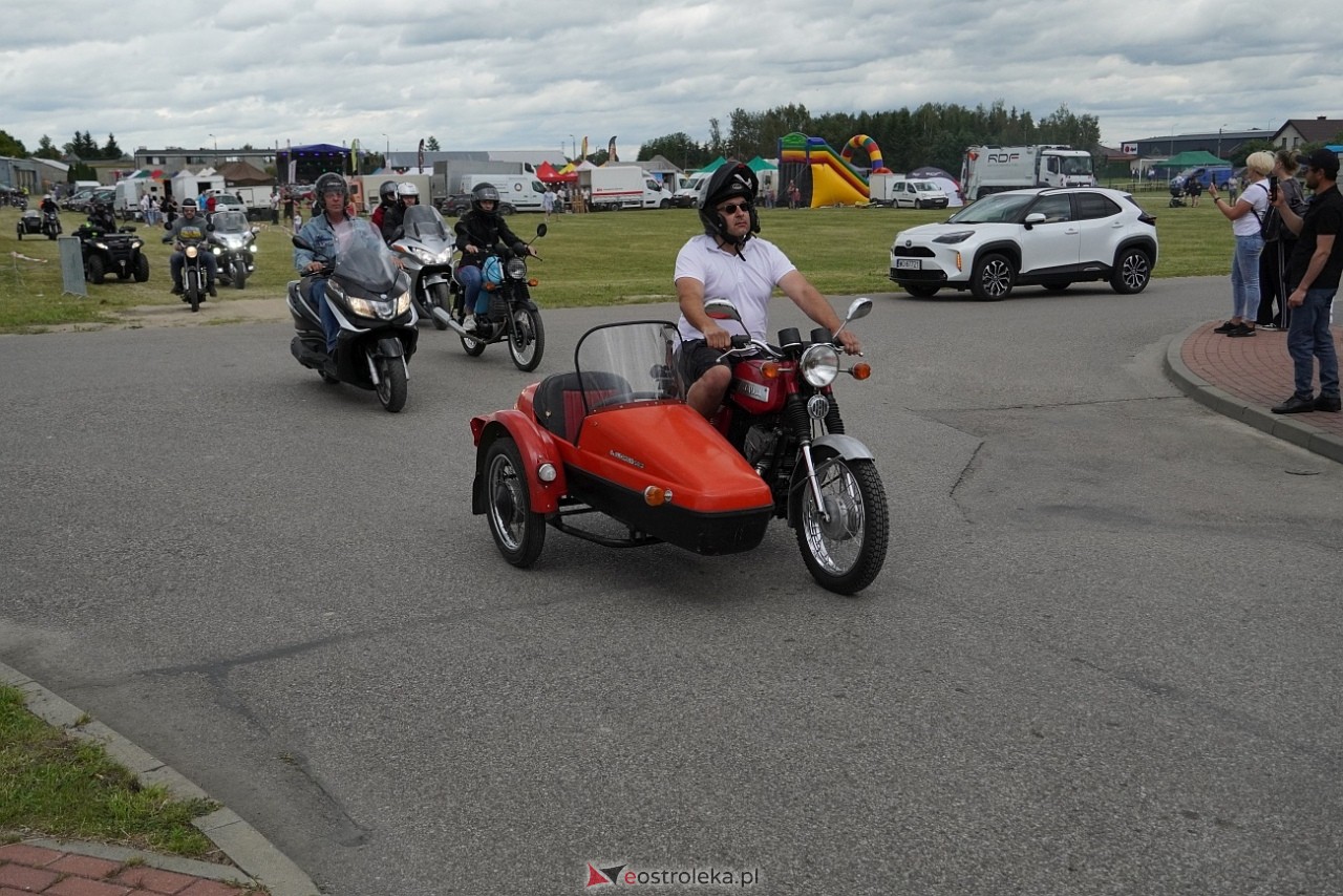 Oldtimer 2025: Parada zabytkowych pojazdów ulicami Rzekunia [29.06.2025] - zdjęcie #107 - eOstroleka.pl