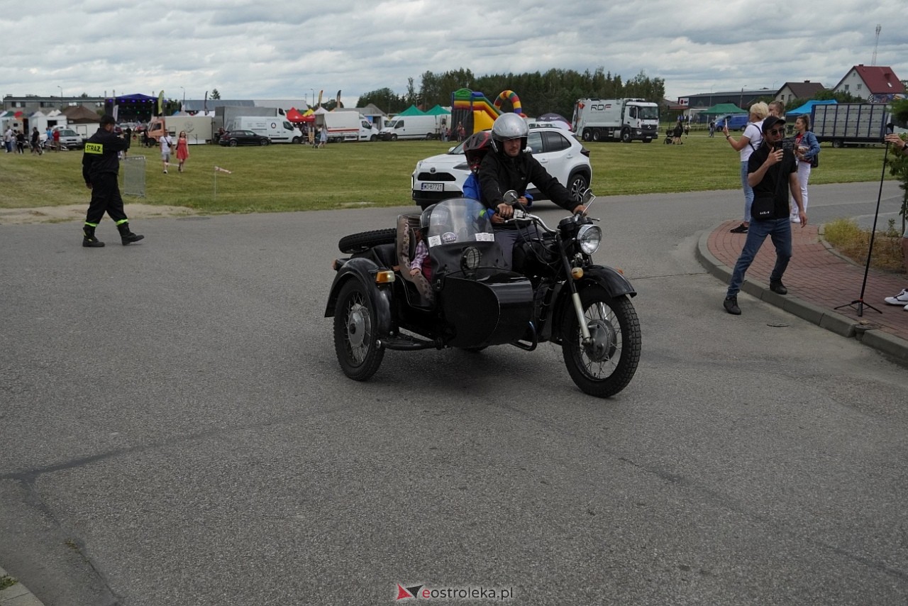 Oldtimer 2025: Parada zabytkowych pojazdów ulicami Rzekunia [29.06.2025] - zdjęcie #101 - eOstroleka.pl