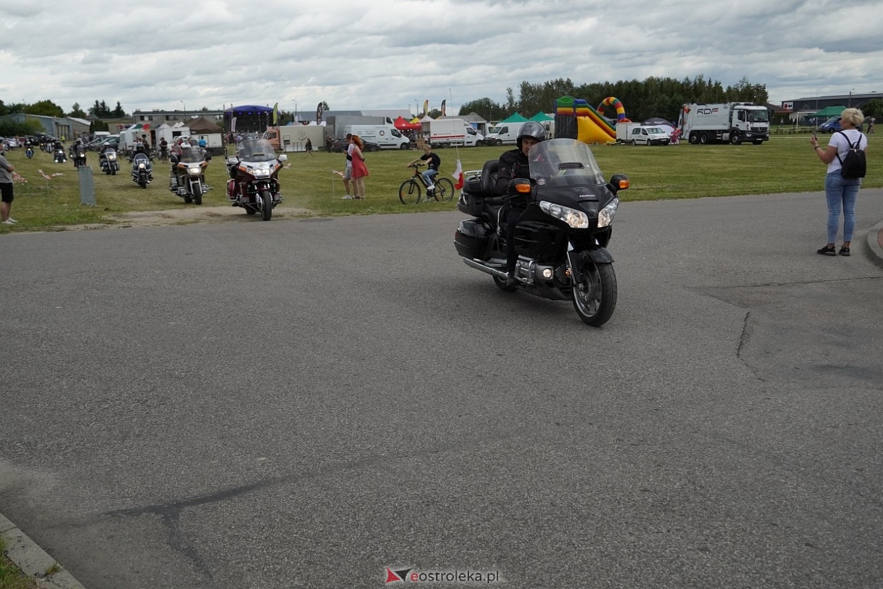 Oldtimer 2025: Parada zabytkowych pojazdów ulicami Rzekunia [29.06.2025] - zdjęcie #86 - eOstroleka.pl
