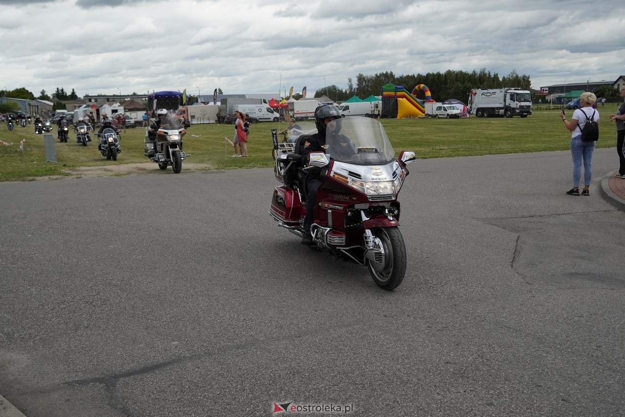 Oldtimer 2025: Parada zabytkowych pojazdów ulicami Rzekunia [29.06.2025] - zdjęcie #85 - eOstroleka.pl