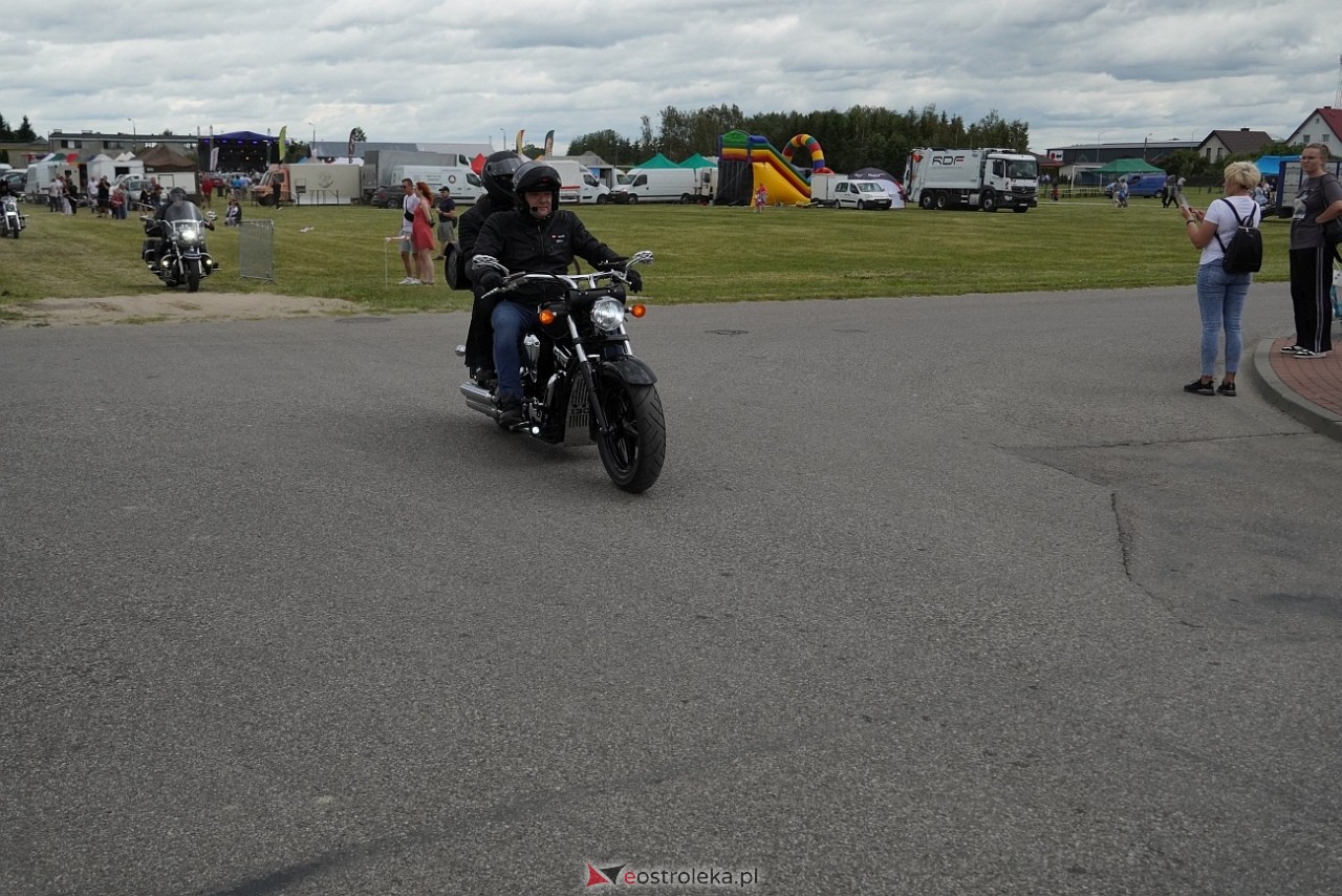 Oldtimer 2025: Parada zabytkowych pojazdów ulicami Rzekunia [29.06.2025] - zdjęcie #82 - eOstroleka.pl