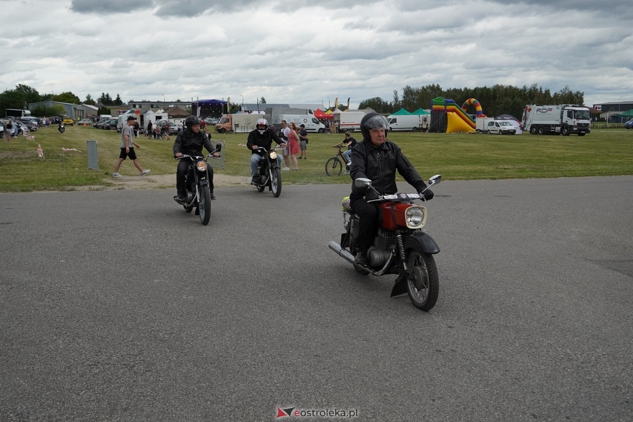 Oldtimer 2025: Parada zabytkowych pojazdów ulicami Rzekunia [29.06.2025] - zdjęcie #78 - eOstroleka.pl