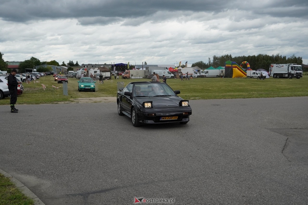 Oldtimer 2025: Parada zabytkowych pojazdów ulicami Rzekunia [29.06.2025] - zdjęcie #73 - eOstroleka.pl