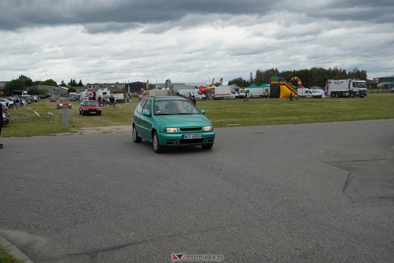 Oldtimer 2025: Parada zabytkowych pojazdów ulicami Rzekunia [29.06.2025] - zdjęcie #72 - eOstroleka.pl