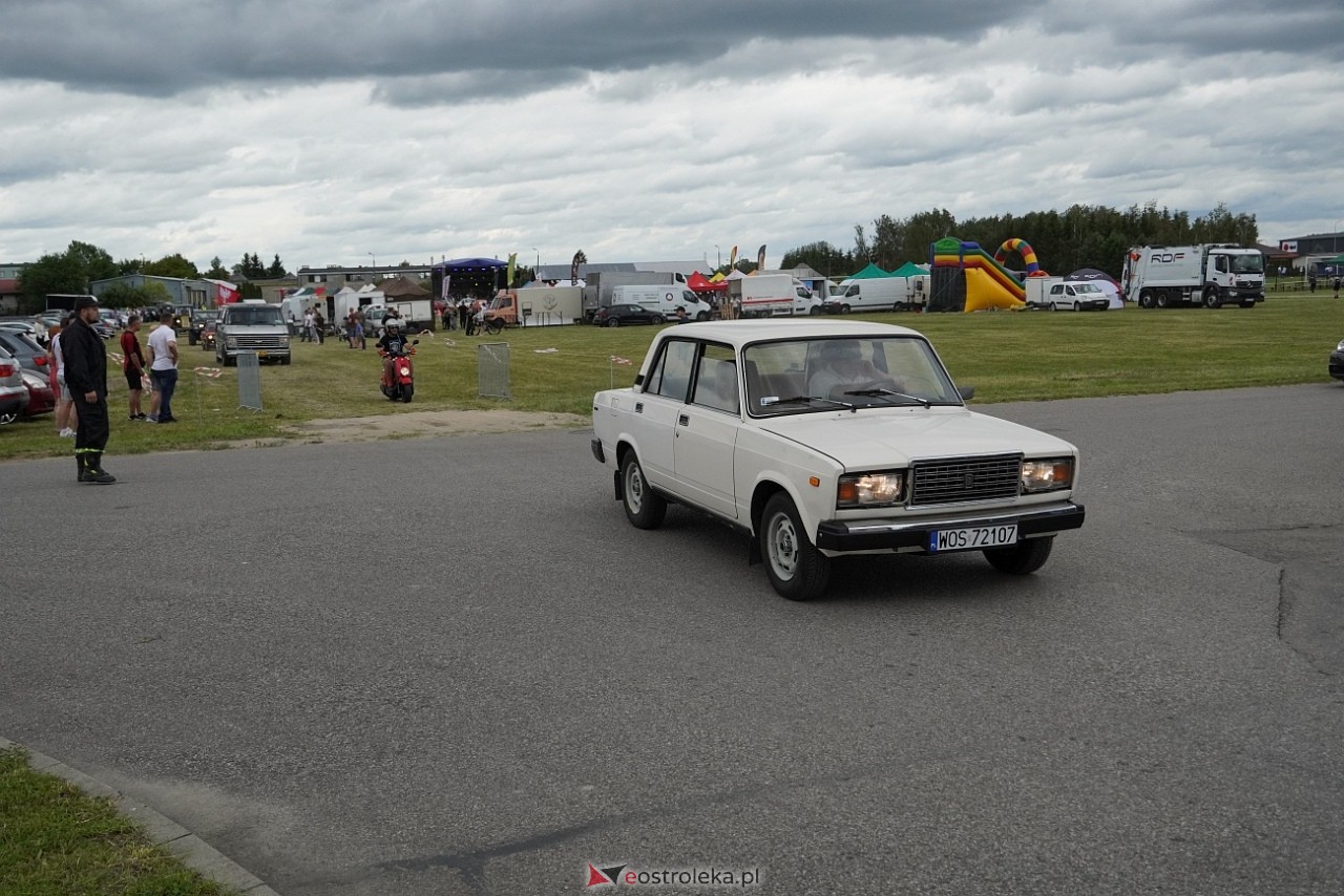 Oldtimer 2025: Parada zabytkowych pojazdów ulicami Rzekunia [29.06.2025] - zdjęcie #68 - eOstroleka.pl
