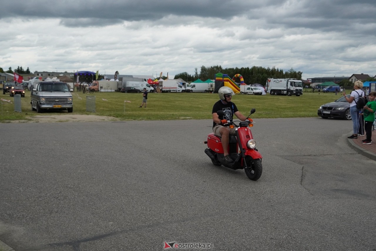 Oldtimer 2025: Parada zabytkowych pojazdów ulicami Rzekunia [29.06.2025] - zdjęcie #67 - eOstroleka.pl