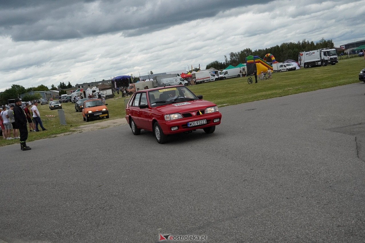 Oldtimer 2025: Parada zabytkowych pojazdów ulicami Rzekunia [29.06.2025] - zdjęcie #56 - eOstroleka.pl