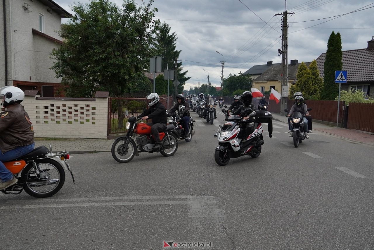 Oldtimer 2025: Parada zabytkowych pojazdów ulicami Rzekunia [29.06.2025] - zdjęcie #47 - eOstroleka.pl