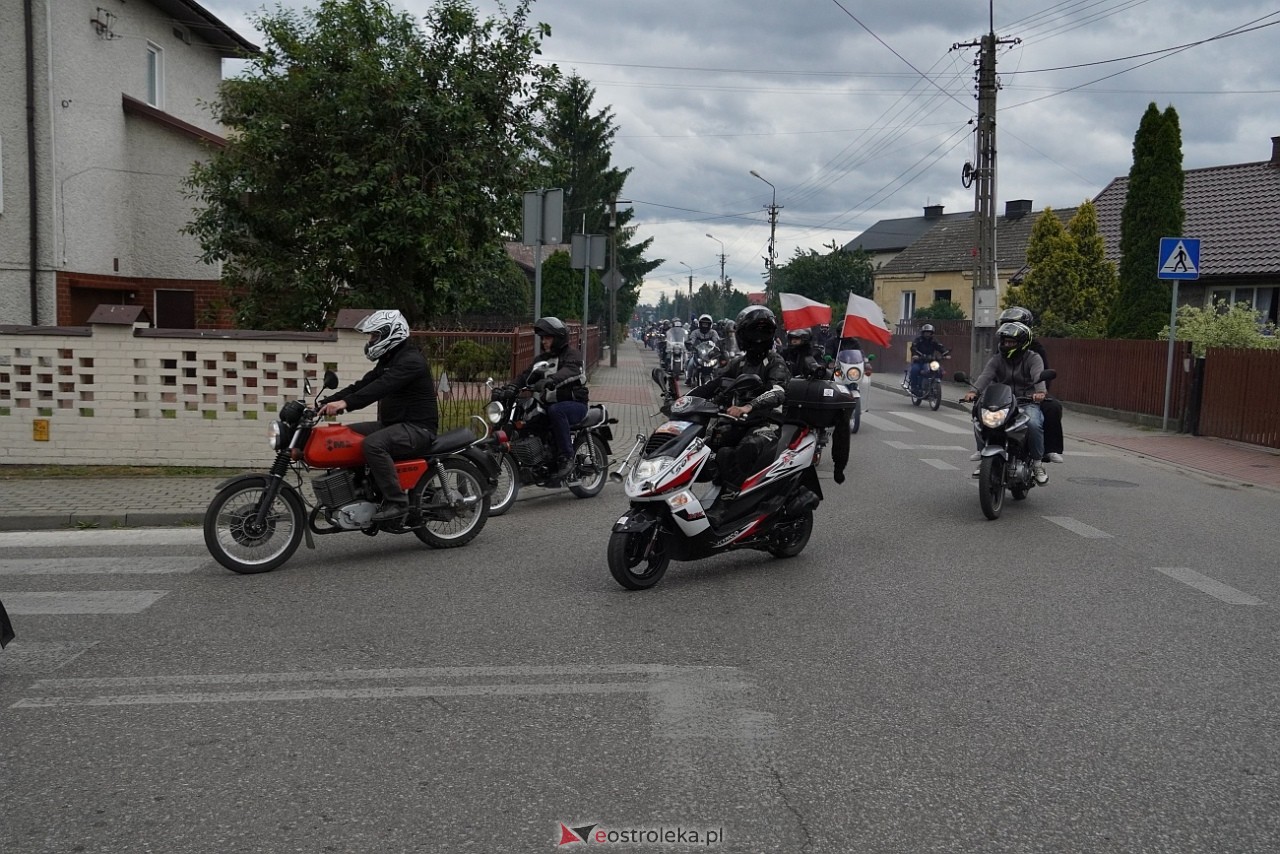 Oldtimer 2025: Parada zabytkowych pojazdów ulicami Rzekunia [29.06.2025] - zdjęcie #46 - eOstroleka.pl