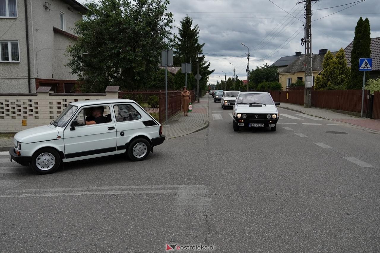 Oldtimer 2025: Parada zabytkowych pojazdów ulicami Rzekunia [29.06.2025] - zdjęcie #3 - eOstroleka.pl