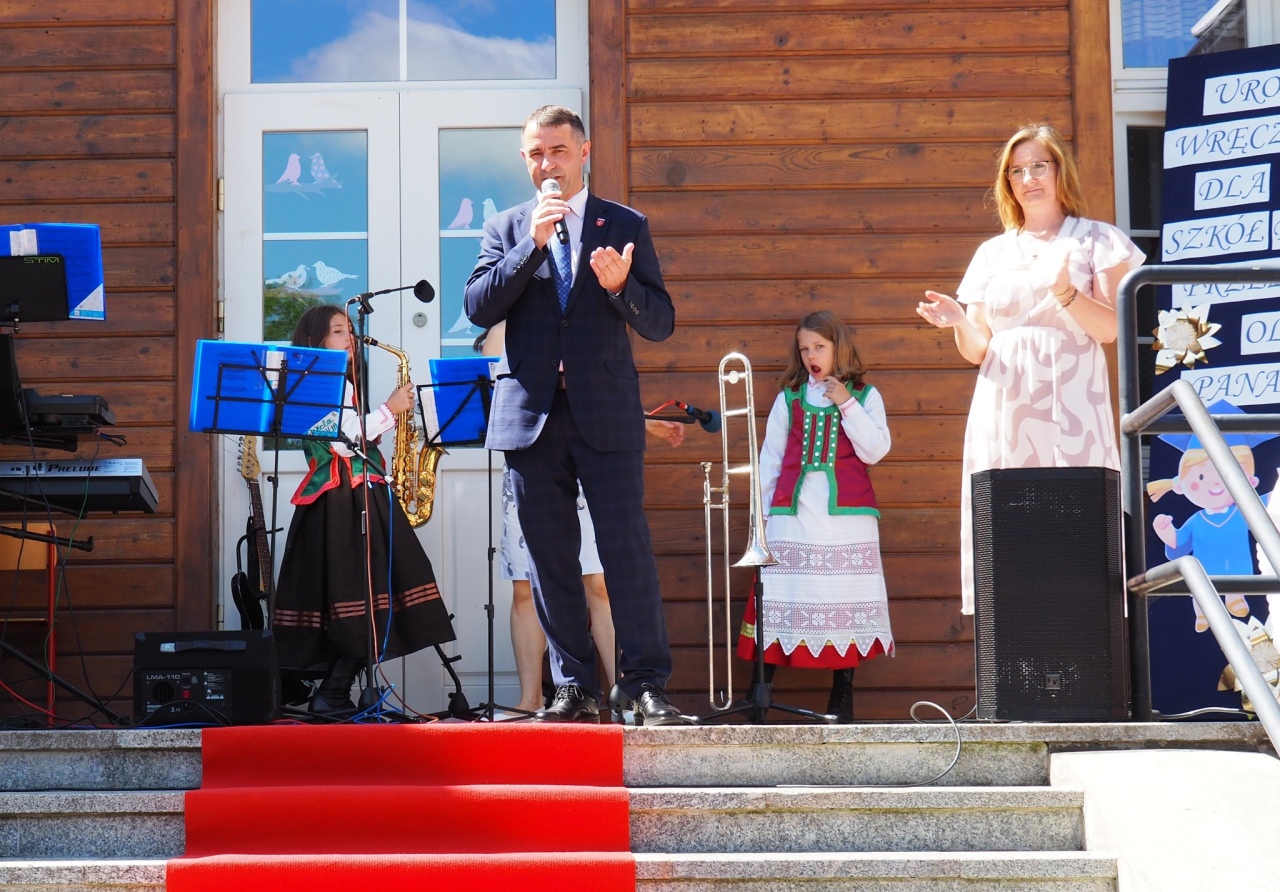 Uczniowie docenieni za wyjątkowe osiągnięcia – gala nagród wójta Gminy Olszewo-Borki [26.06.2025] - zdjęcie #26 - eOstroleka.pl