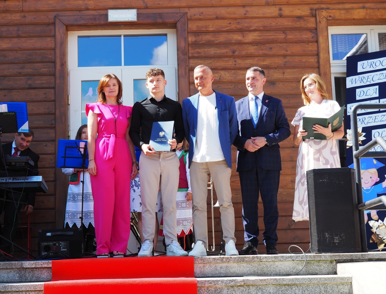 Uczniowie docenieni za wyjątkowe osiągnięcia – gala nagród wójta Gminy Olszewo-Borki [26.06.2025] - zdjęcie #23 - eOstroleka.pl