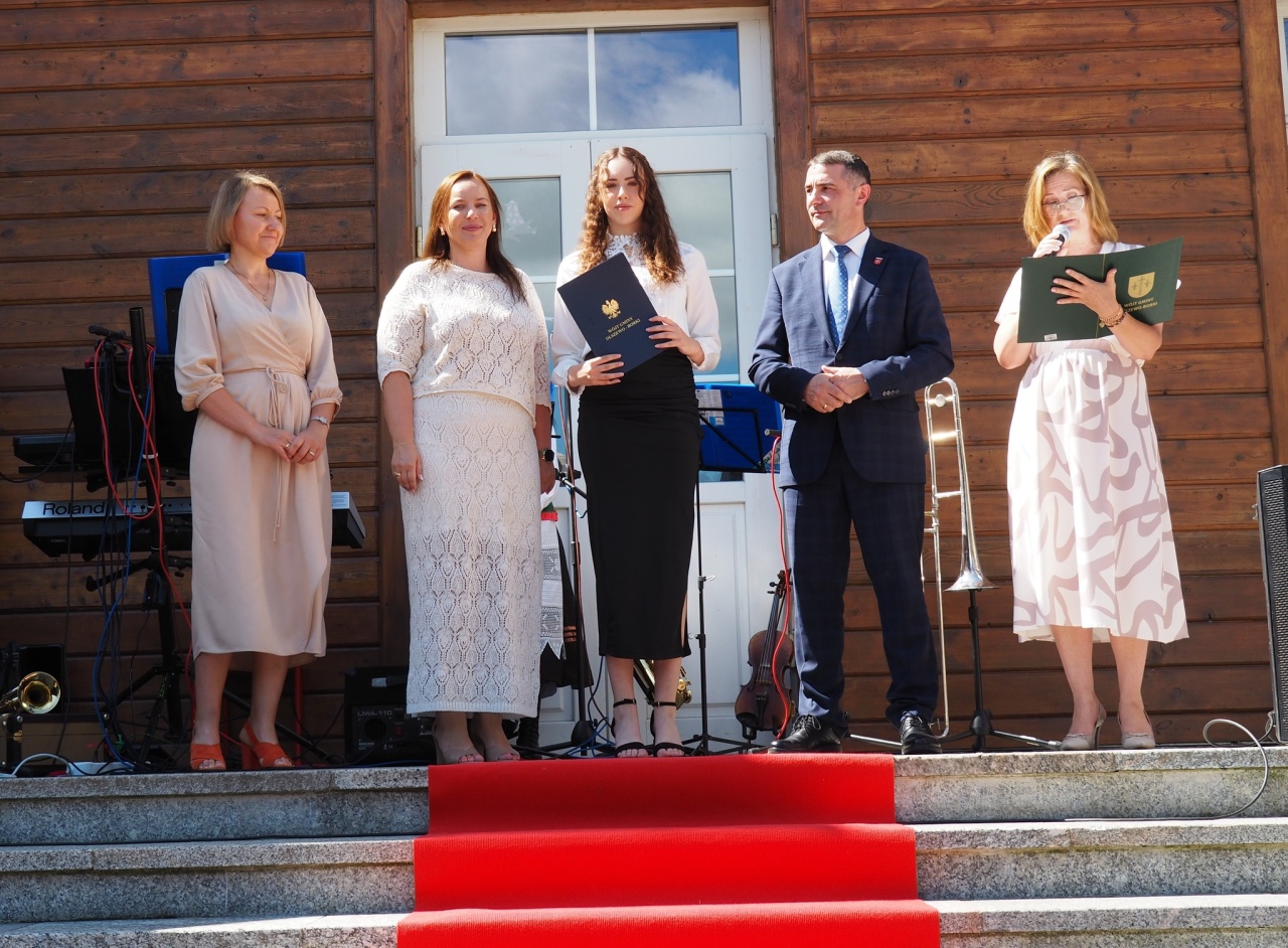 Uczniowie docenieni za wyjątkowe osiągnięcia – gala nagród wójta Gminy Olszewo-Borki [26.06.2025] - zdjęcie #20 - eOstroleka.pl