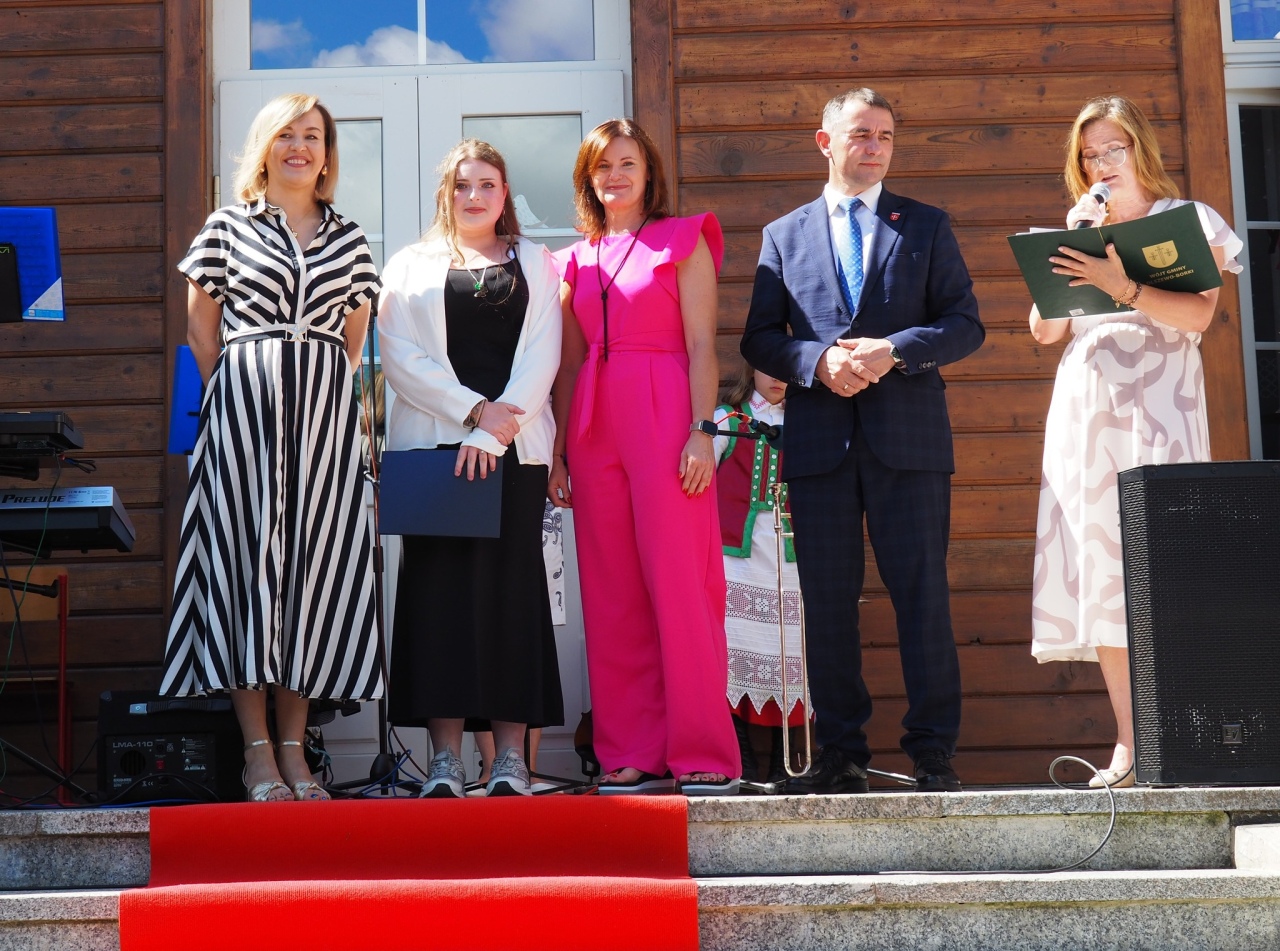 Uczniowie docenieni za wyjątkowe osiągnięcia – gala nagród wójta Gminy Olszewo-Borki [26.06.2025] - zdjęcie #18 - eOstroleka.pl