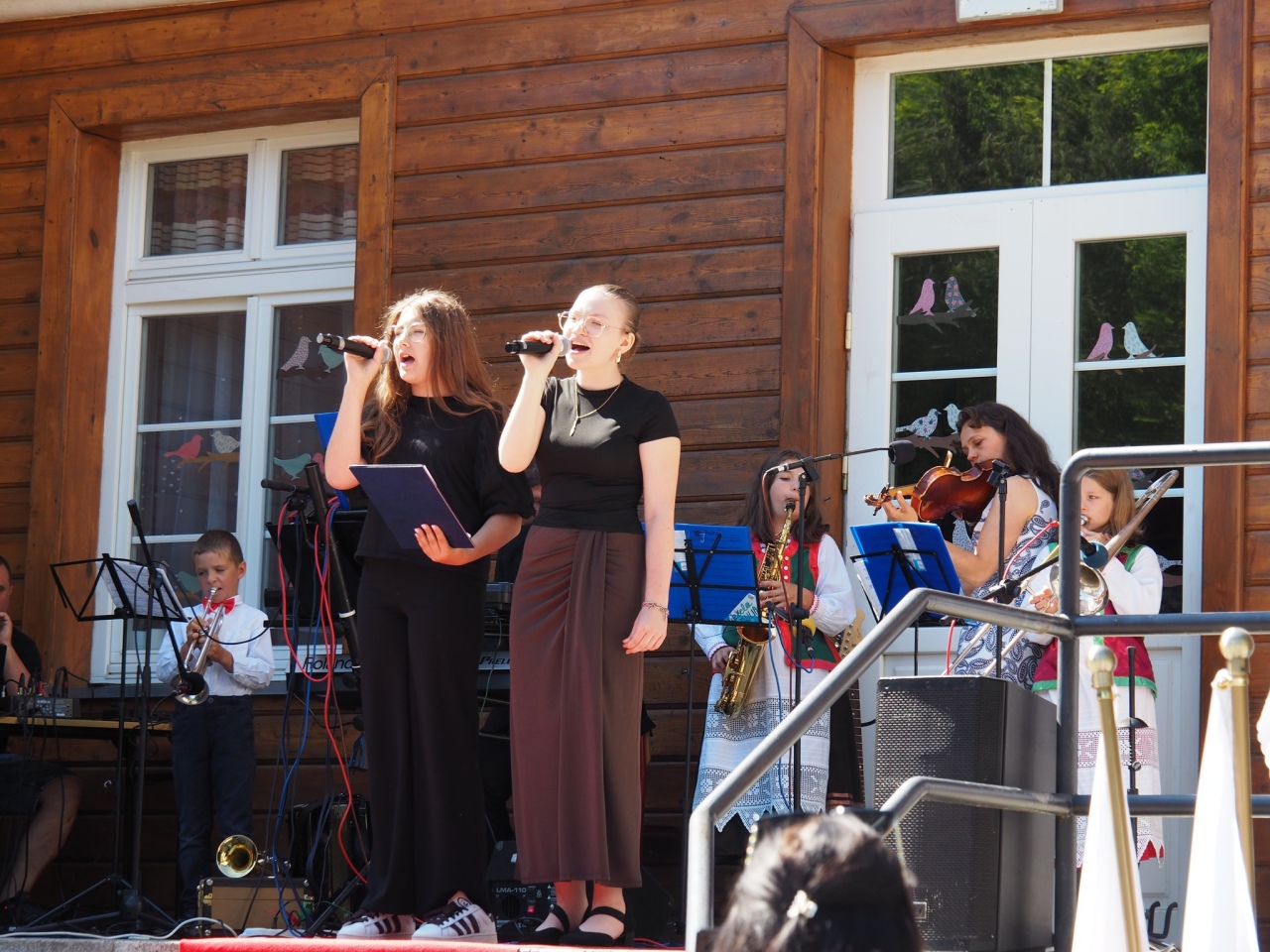 Uczniowie docenieni za wyjątkowe osiągnięcia – gala nagród wójta Gminy Olszewo-Borki [26.06.2025] - zdjęcie #15 - eOstroleka.pl