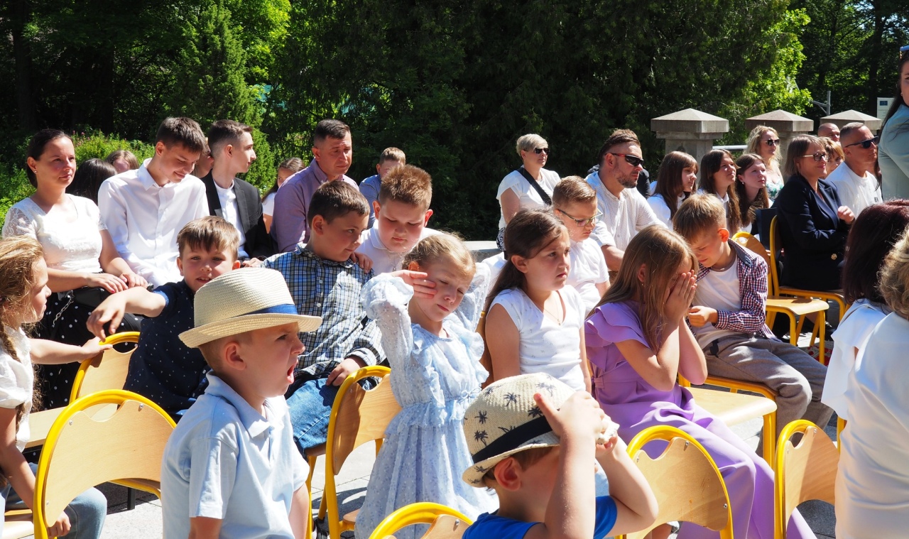 Uczniowie docenieni za wyjątkowe osiągnięcia – gala nagród wójta Gminy Olszewo-Borki [26.06.2025] - zdjęcie #8 - eOstroleka.pl