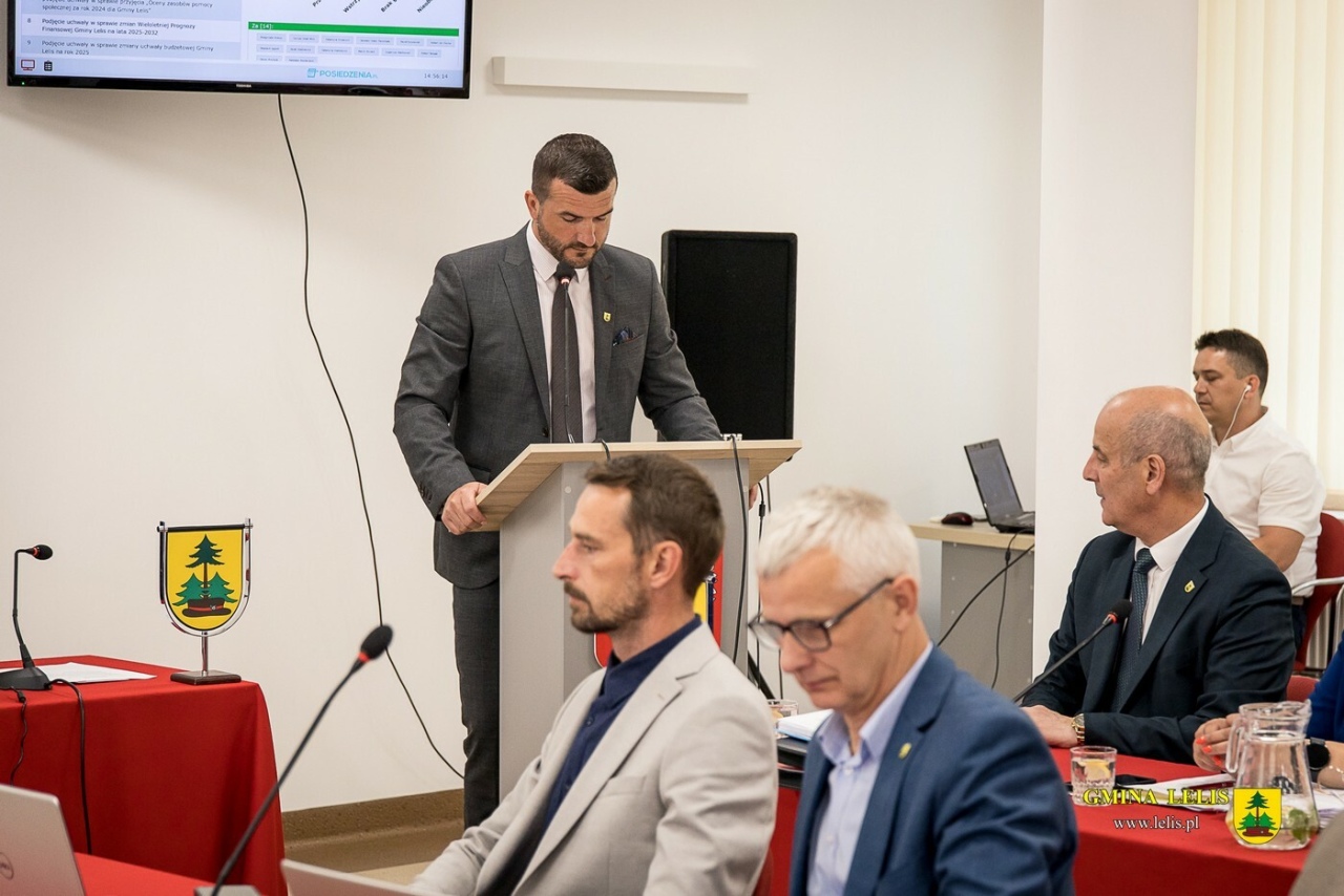 Absolutoryjna sesja Rady Gmini Lelis [25.06.2025] - zdjęcie #14 - eOstroleka.pl