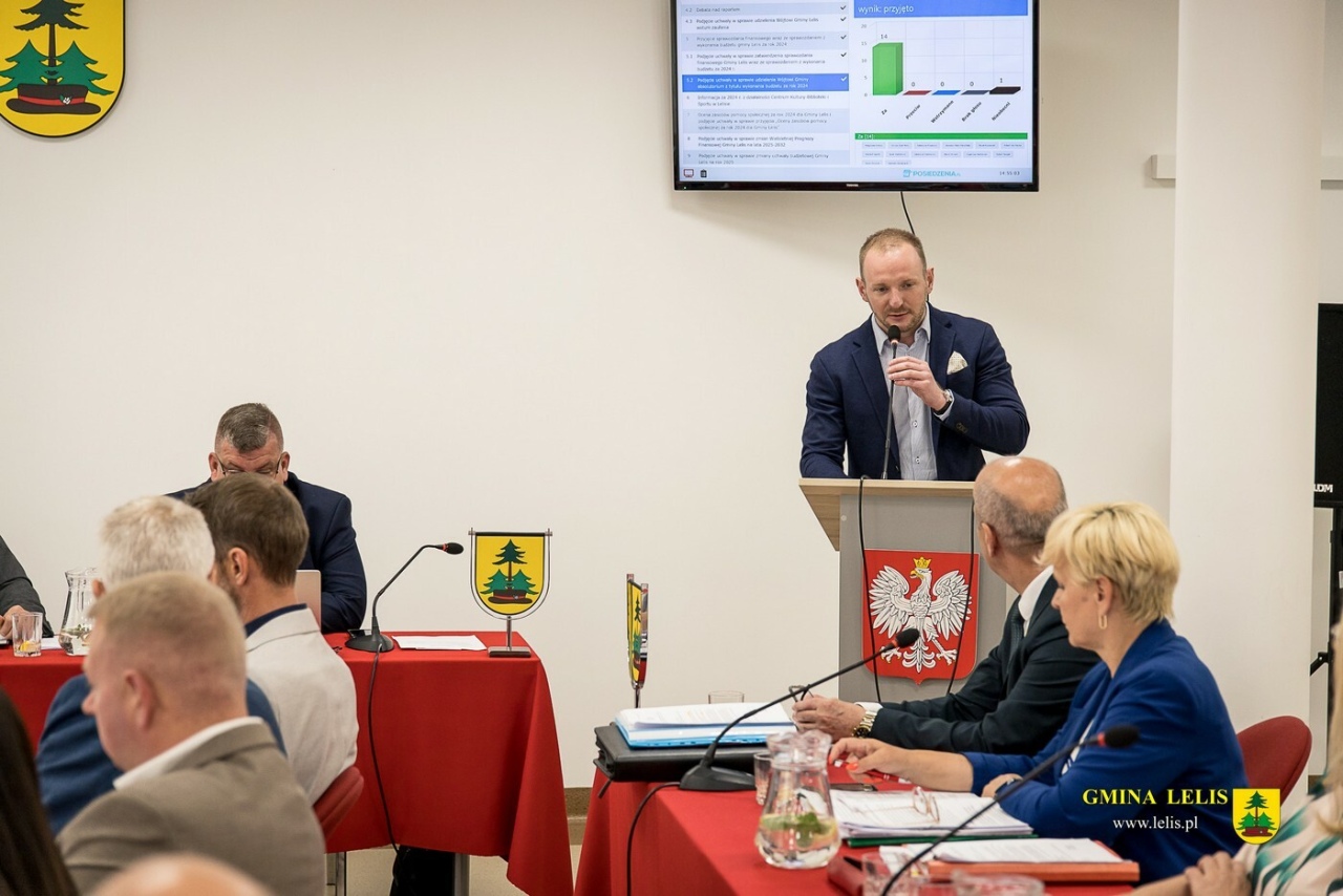 Absolutoryjna sesja Rady Gmini Lelis [25.06.2025] - zdjęcie #13 - eOstroleka.pl