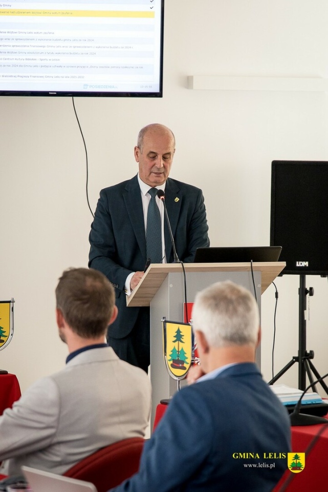 Absolutoryjna sesja Rady Gmini Lelis [25.06.2025] - zdjęcie #8 - eOstroleka.pl